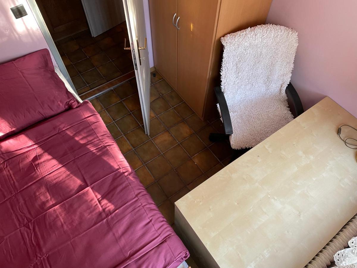 Suburb Hostel Пуркерсдорф Екстериор снимка