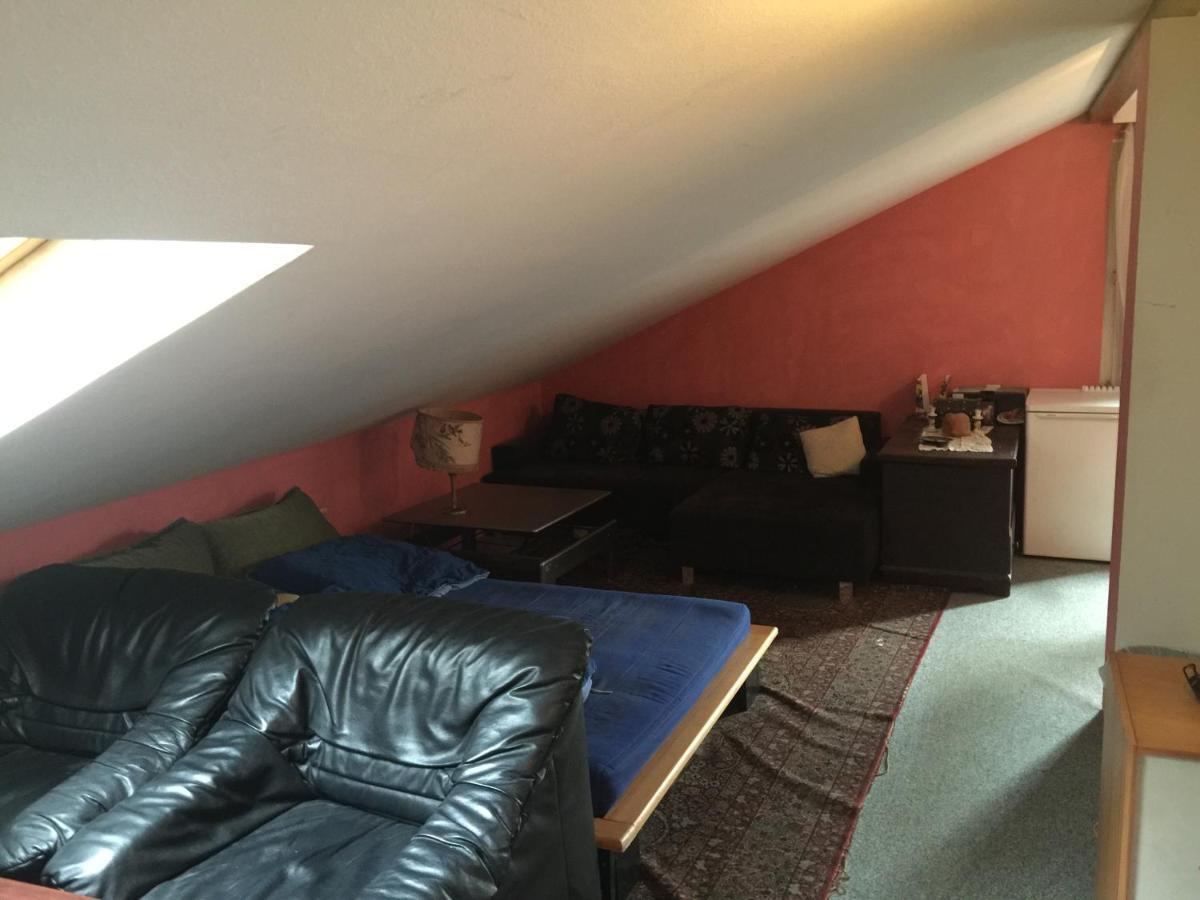 Suburb Hostel Пуркерсдорф Екстериор снимка